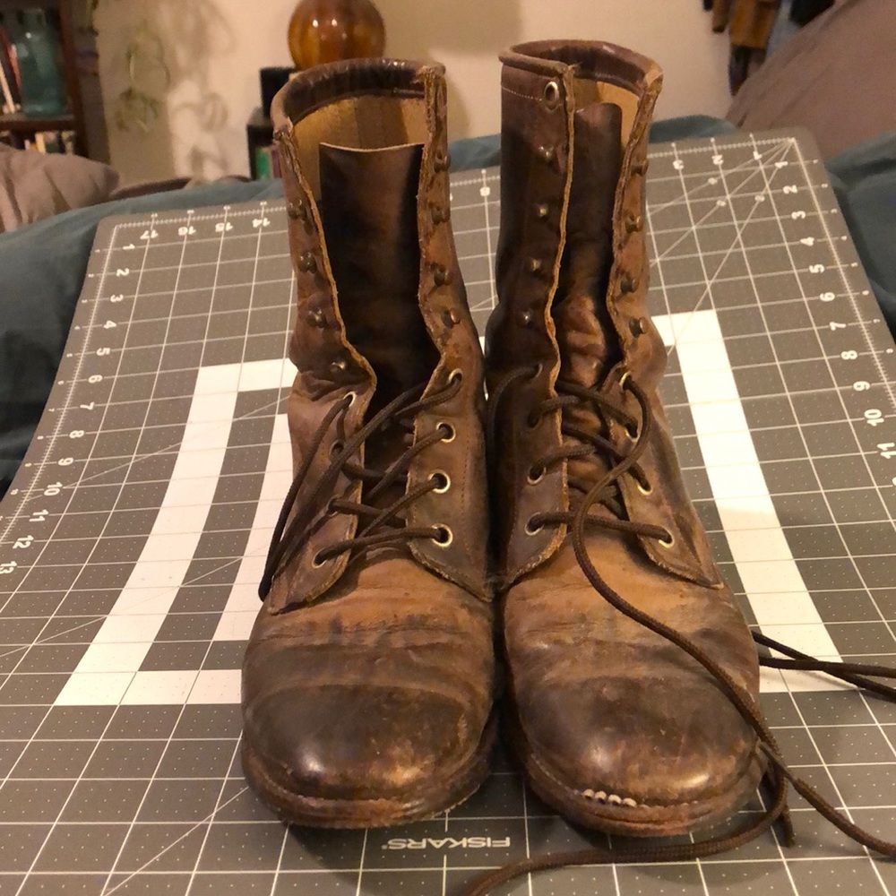 Women’s brown Leather Justin lace up boots